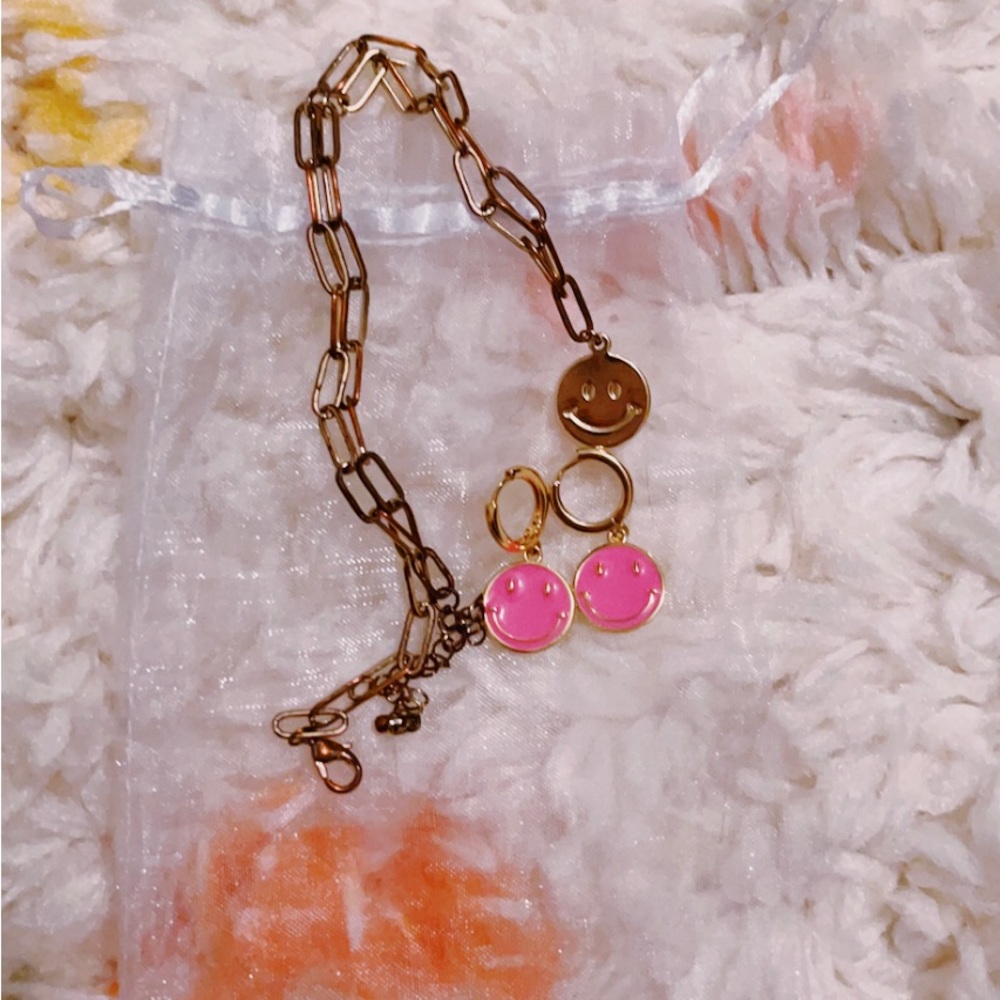 Smiley face Jewelry 😊😊😊